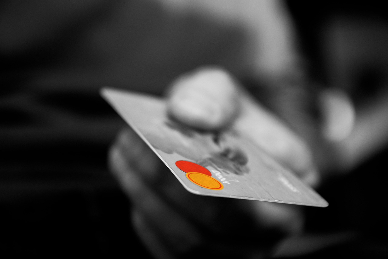 新NISAで利用できるクレジットカードの上限はいくらですか？
